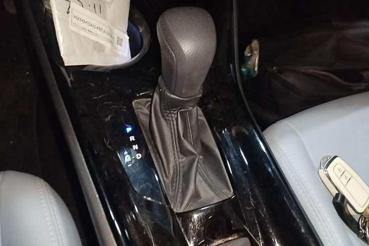 Used Toyota IZOA 2020 2.0L Yi Xiang CARE Gear Lever