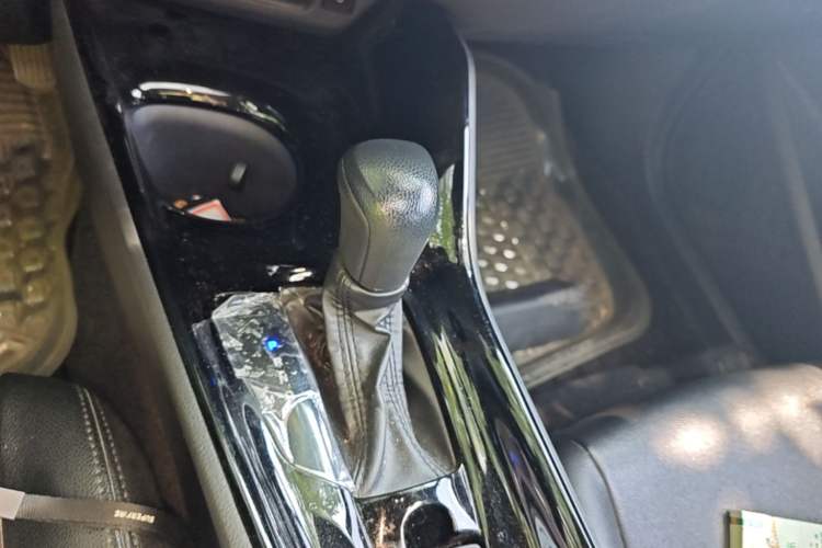Used Toyota IZOA 2020 2.0L Enjoy Edition Gear Lever
