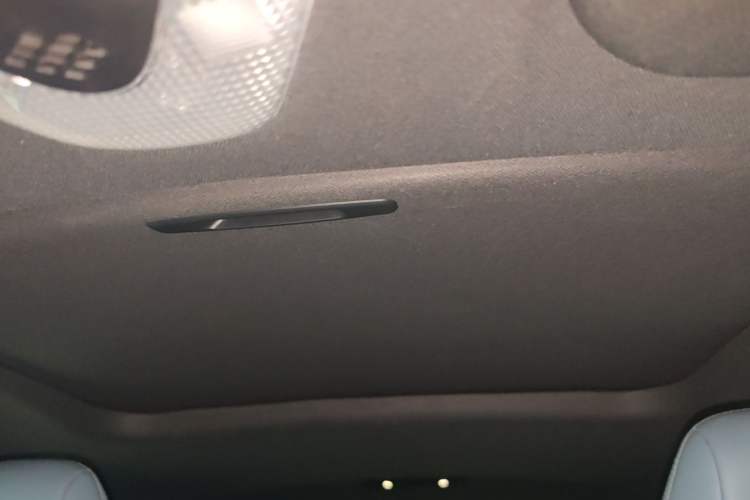 Used Toyota IZOA 2020 2.0L Yi Xiang CARE Headliner