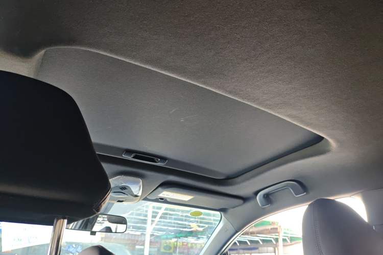 Used Toyota IZOA 2020 2.0L Yichi Version Headliner