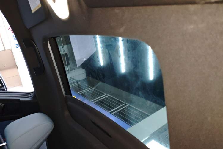 Used Toyota IZOA 2020 2.0L Yi Xiang CARE Headliner