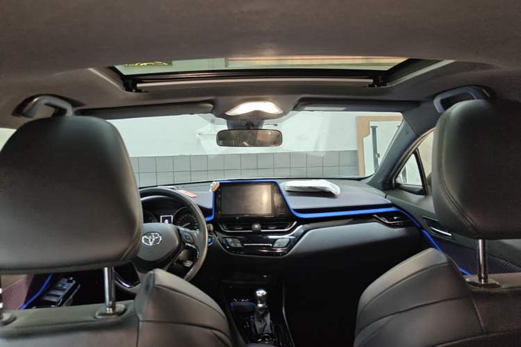 Used Toyota IZOA 2020 2.0L Yichi Version Headliner