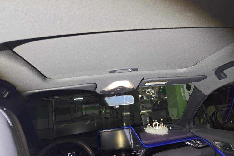 Used Toyota IZOA 2020 2.0L Yichi Version Headliner