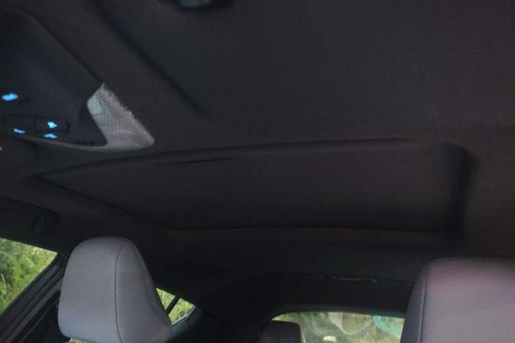 Used Toyota IZOA 2020 2.0L Yi Xiang CARE Headliner