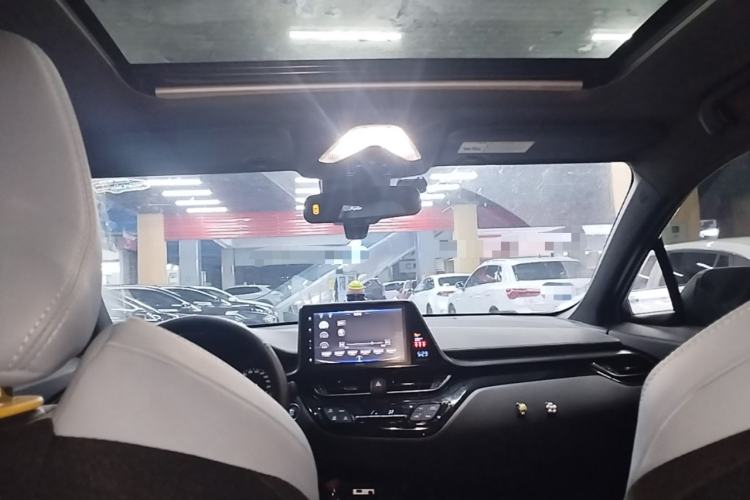 Used Toyota IZOA 2020 2.0L Yi Xiang CARE Headliner