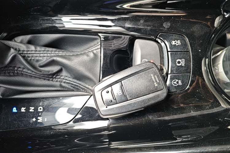 Used Toyota IZOA 2020 2.0L Enjoy Edition Interior 1