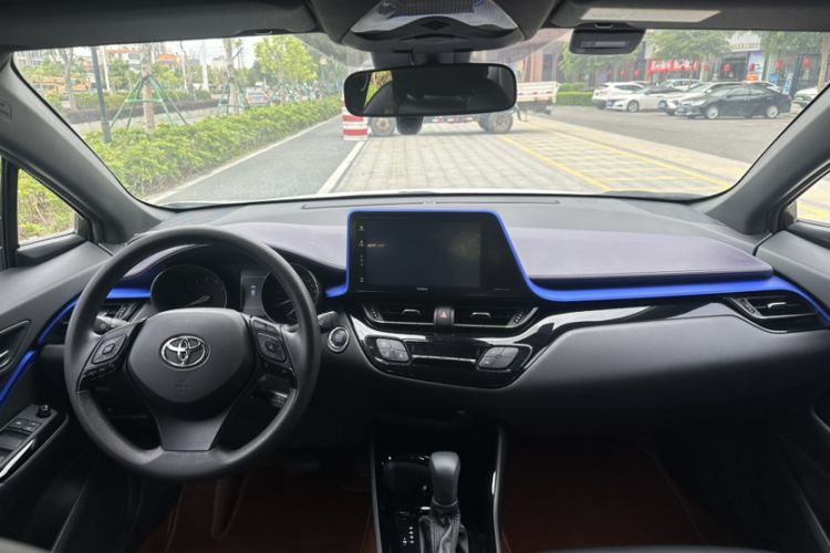 Used Toyota IZOA 2020 2.0L Enjoy Edition Interior 1