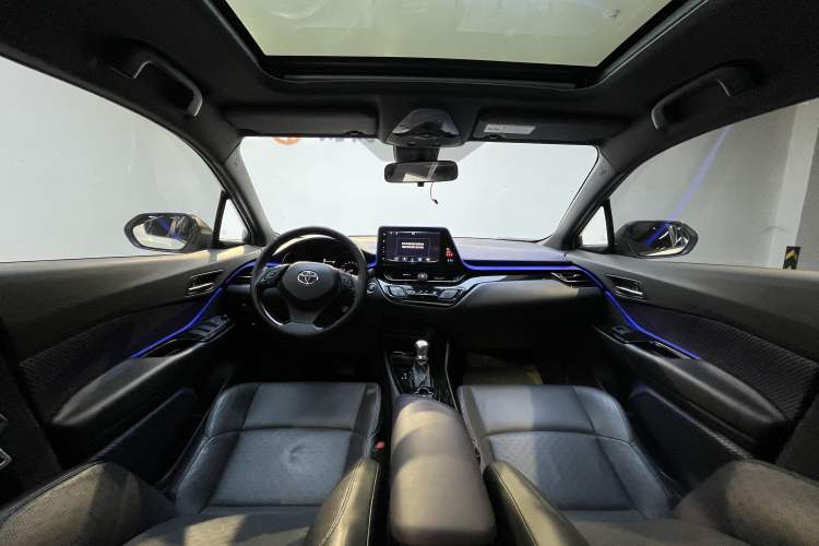 Used Toyota IZOA 2020 2.0L Yichi Version Interior 1