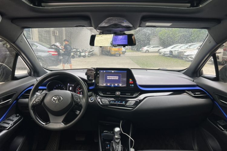 Used Toyota IZOA 2020 2.0L Yichi Version Interior 2