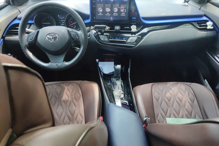 Used Toyota IZOA 2020 2.0L Enjoy Edition Interior 2