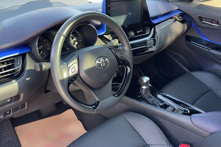 Used Toyota IZOA 2020 2.0L Yichi Version Interior 2