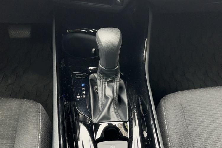 Used Toyota IZOA 2020 2.0L Enjoy Edition Interior 2