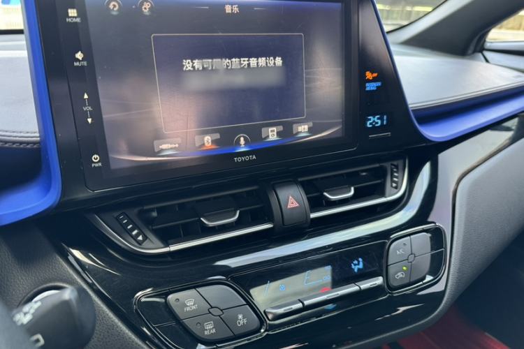 Used Toyota IZOA 2020 2.0L Enjoy Edition Interior 3
