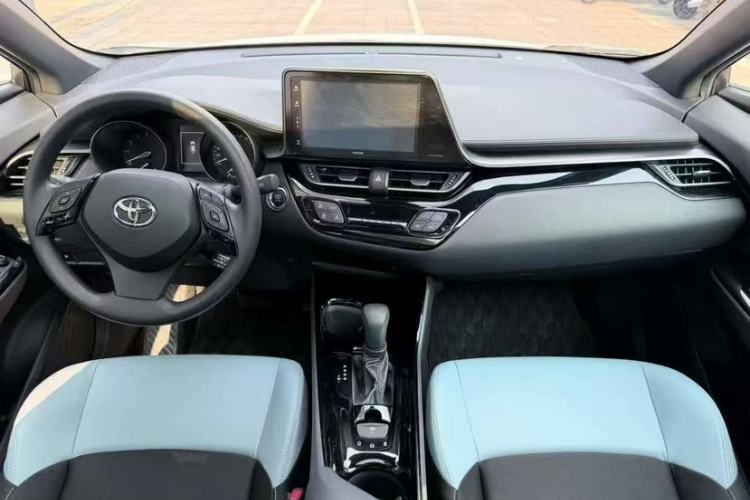 Used Toyota IZOA 2020 2.0L Yi Xiang CARE Interior 3