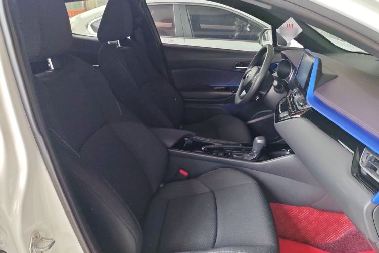 Used Toyota IZOA 2020 2.0L Enjoy Edition Interior 3