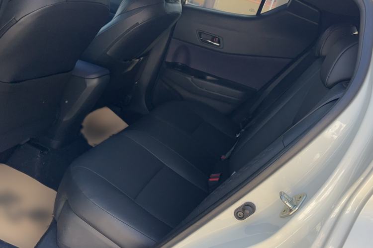 Used Toyota IZOA 2020 2.0L Yichi Version Interior 3