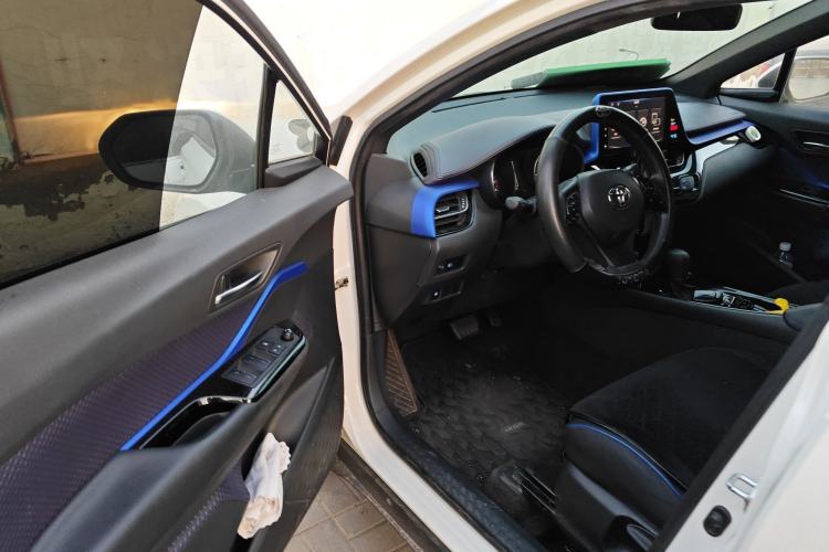 Used Toyota IZOA 2020 2.0L Enjoy Edition Interior 3