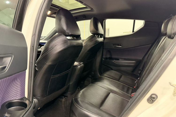 Used Toyota IZOA 2020 2.0L Enjoy Edition Interior 3