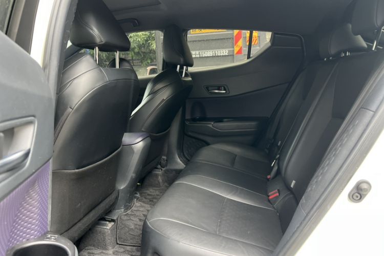 Used Toyota IZOA 2020 2.0L Yichi Version Interior 4