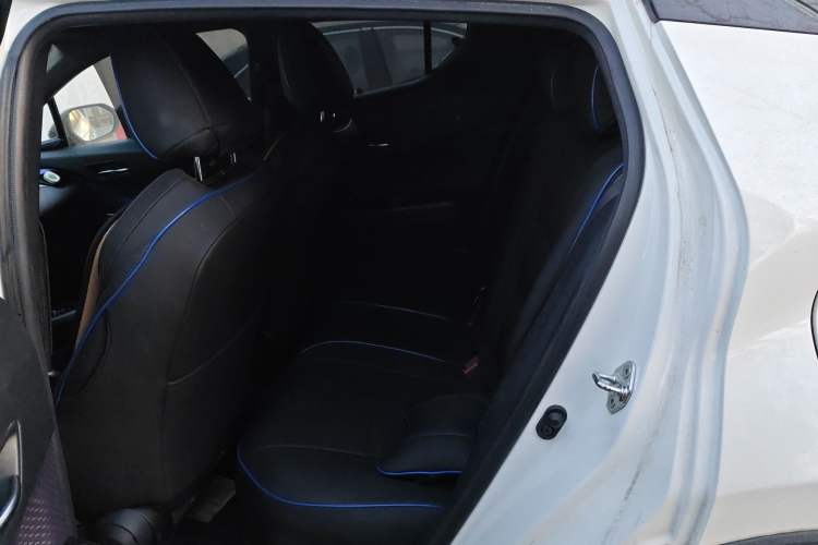 Used Toyota IZOA 2020 2.0L Enjoy Edition Interior 4