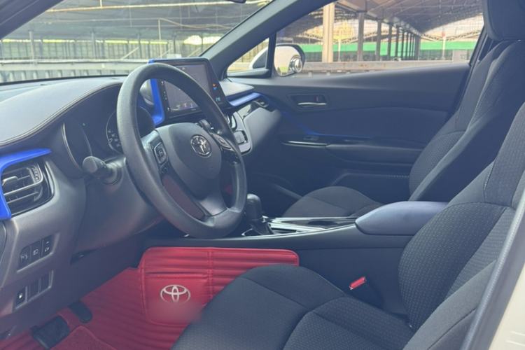 Used Toyota IZOA 2020 2.0L Enjoy Edition Interior 5