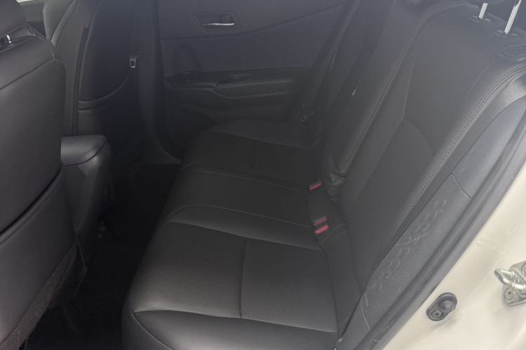 Used Toyota IZOA 2020 2.0L Enjoy Edition Interior 7