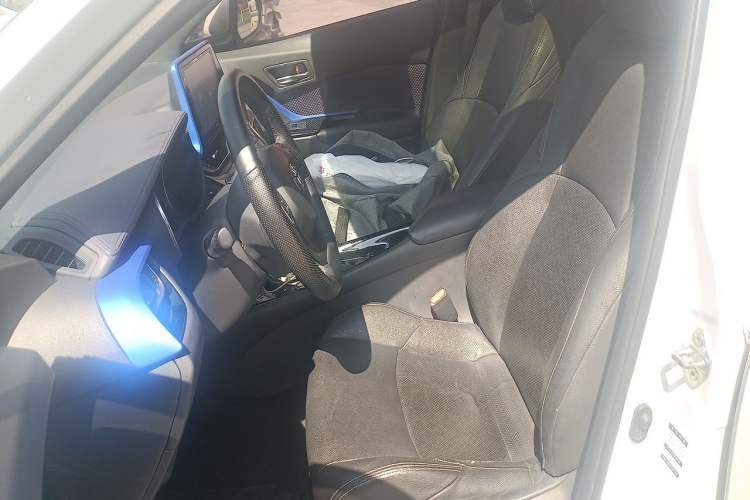 Used Toyota IZOA 2020 2.0L Yichi Version Left Front Seat