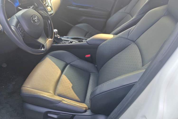 Used Toyota IZOA 2020 2.0L Yichi Version Left Front Seat