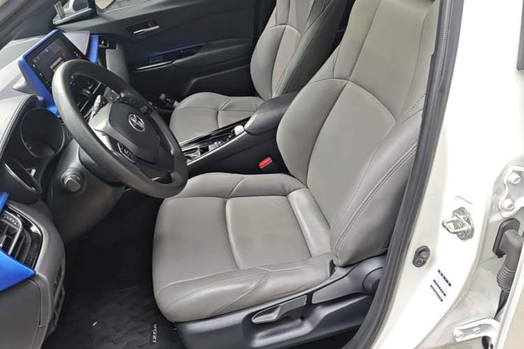 Used Toyota IZOA 2020 2.0L Enjoy Edition Left Front Seat