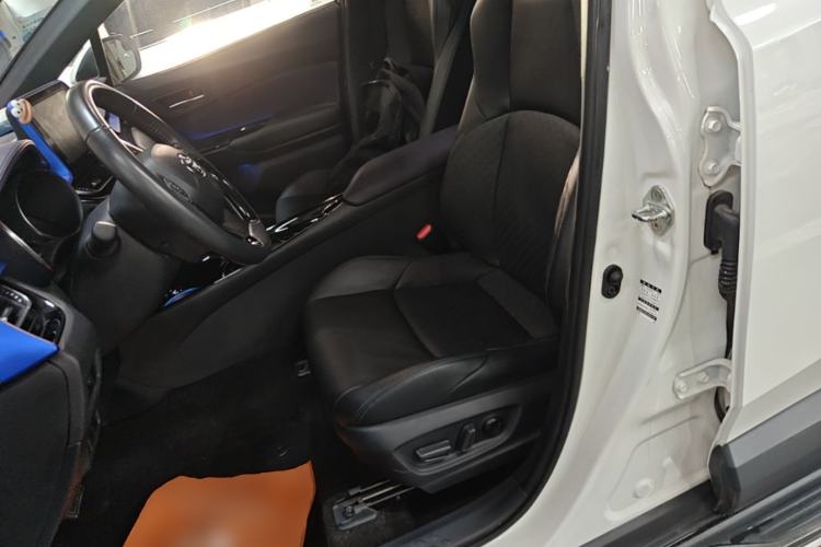 Used Toyota IZOA 2020 2.0L Yichi Version Left Front Seat