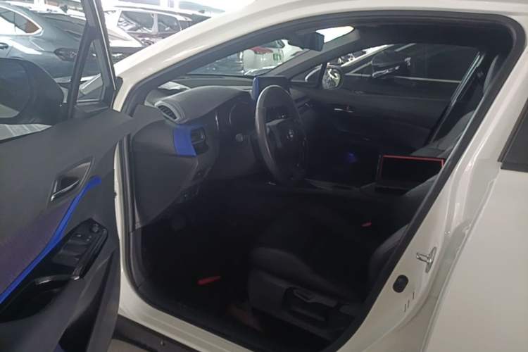 Used Toyota IZOA 2020 2.0L Yichi Version Left Front Seat
