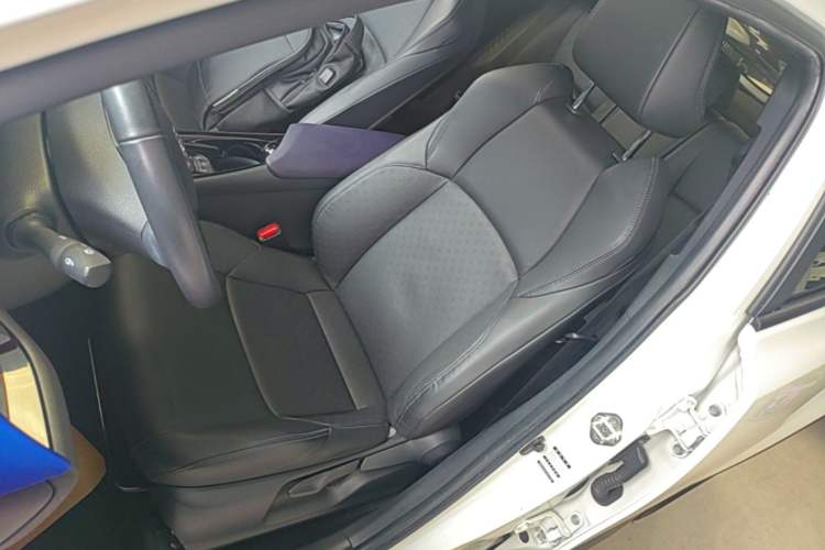 Used Toyota IZOA 2020 2.0L Yichi Version Left Front Seat