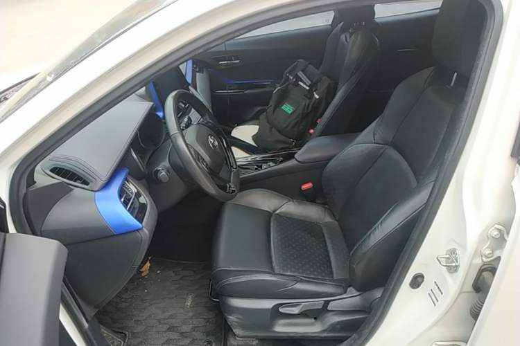 Used Toyota IZOA 2020 2.0L Yichi Version Left Front Seat