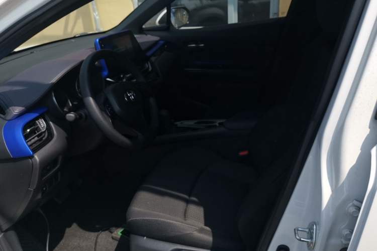 Used Toyota IZOA 2020 2.0L Enjoy Edition Left Front Seat