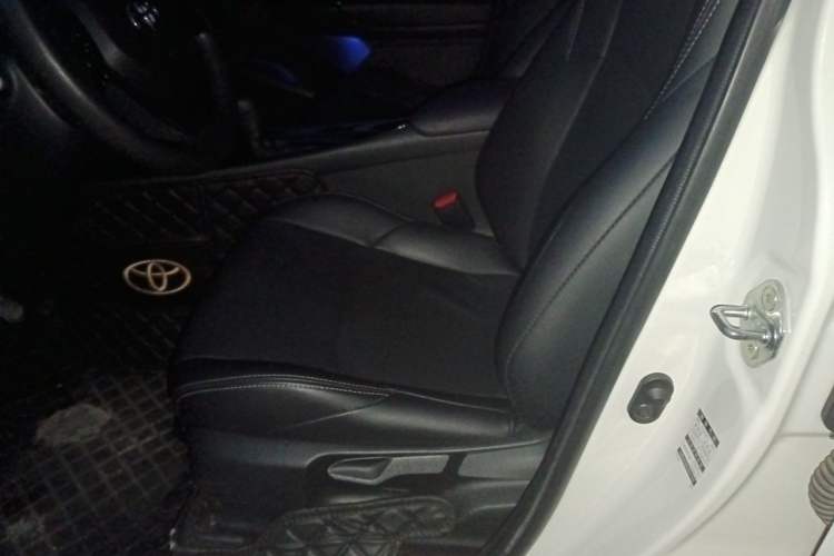 Used Toyota IZOA 2020 2.0L Enjoy Edition Left Front Seat