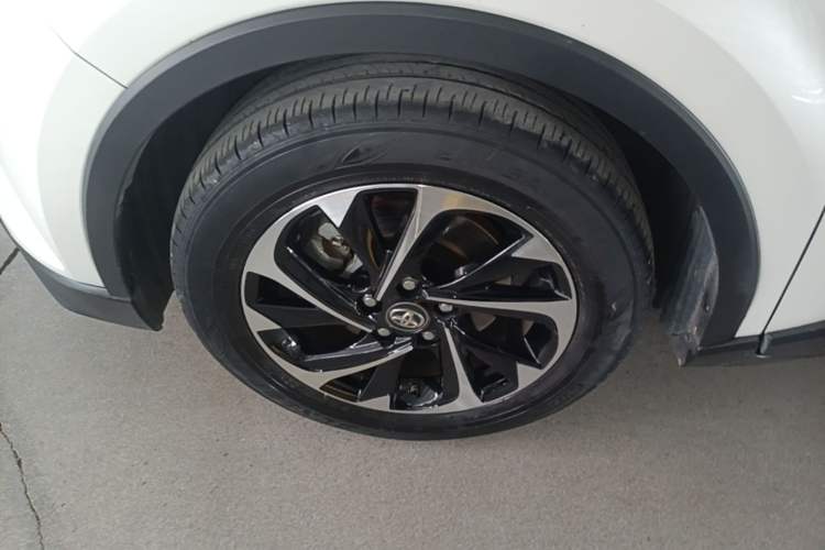 Used Toyota IZOA 2020 2.0L Yichi Version Left Front Wheel Hub