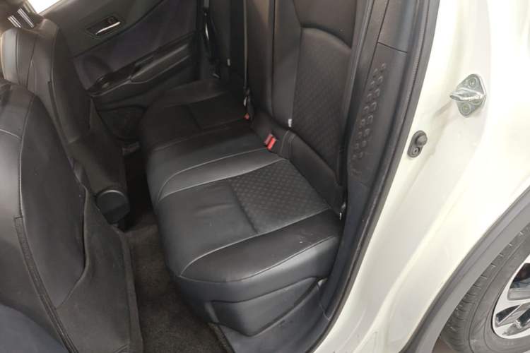 Used Toyota IZOA 2020 2.0L Yichi Version Left Rear Seat