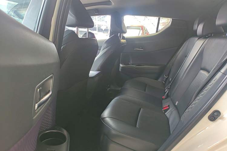 Used Toyota IZOA 2020 2.0L Yichi Version Left Rear Seat