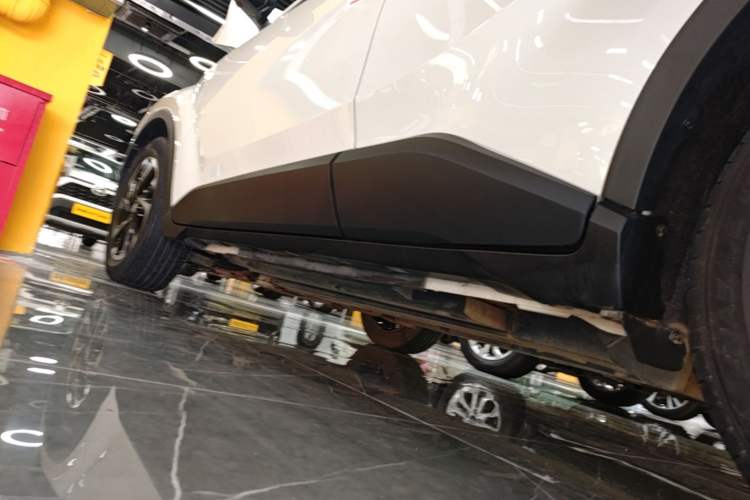 Used Toyota IZOA 2020 2.0L Enjoy Edition Left Side Sill