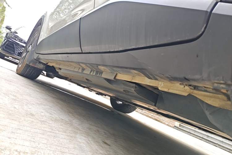 Used Toyota IZOA 2020 2.0L Enjoy Edition Left Side Sill