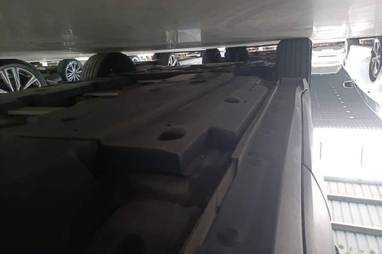 Used Toyota IZOA 2020 2.0L Yichi Version Left Side Sill