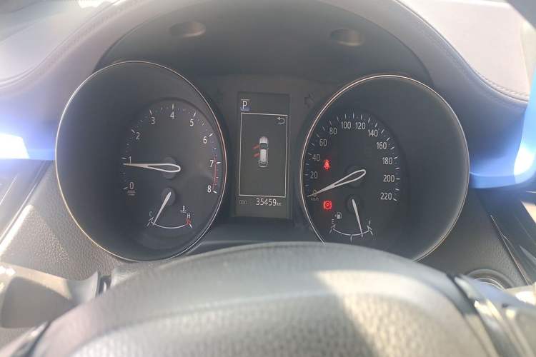 Used Toyota IZOA 2020 2.0L Yichi Version Odometer Close Up