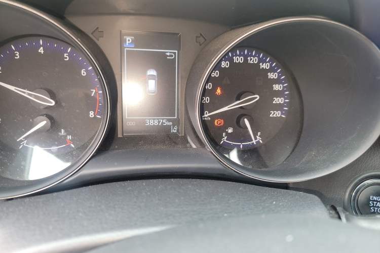 Used Toyota IZOA 2020 2.0L Yichi Version Odometer Close Up