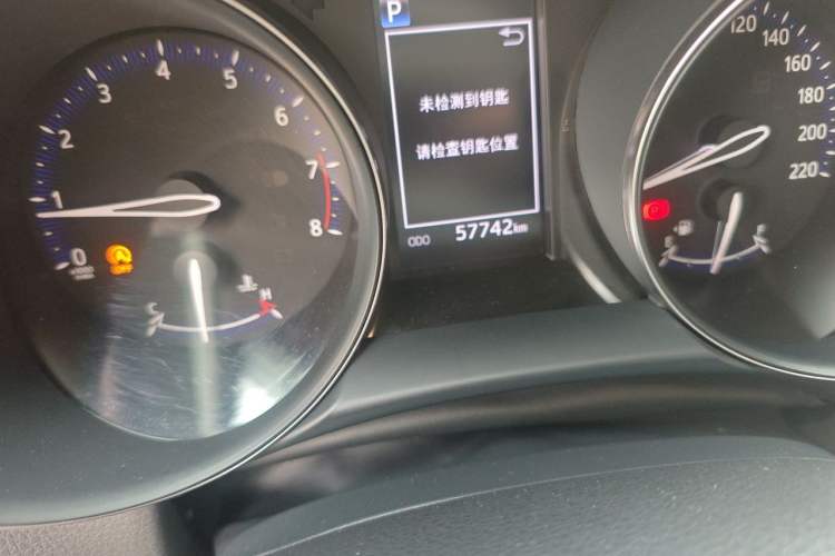 Used Toyota IZOA 2020 2.0L Enjoy Edition Odometer Close Up