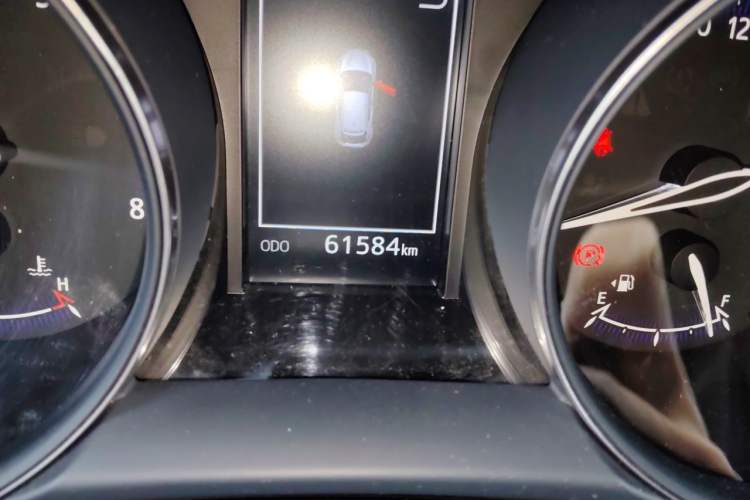 Used Toyota IZOA 2020 2.0L Yichi Version Odometer Close Up