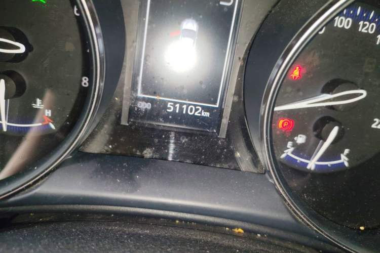 Used Toyota IZOA 2020 2.0L Enjoy Edition Odometer Close Up