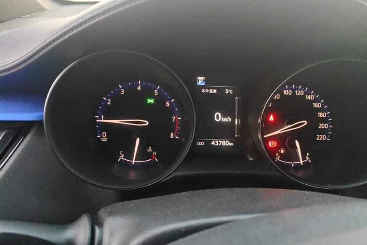 Used Toyota IZOA 2020 2.0L Enjoy Edition Odometer Close Up