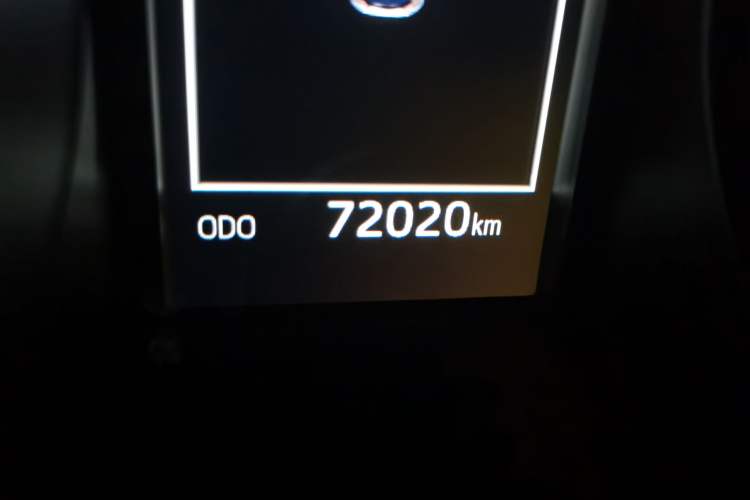 Used Toyota IZOA 2020 2.0L Enjoy Edition Odometer Close Up