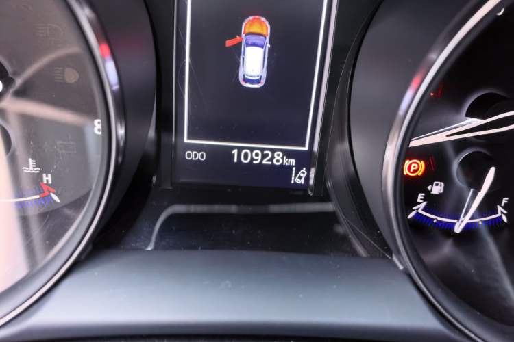 Used Toyota IZOA 2020 2.0L Enjoy Edition Odometer Close Up