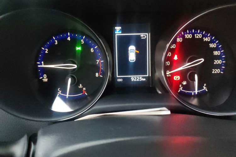 Used Toyota IZOA 2020 2.0L Yichi Version Odometer Close Up